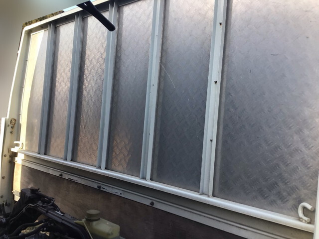 三菱ふそうキャンターアルミブロック小型（2t・3t）[写真09]