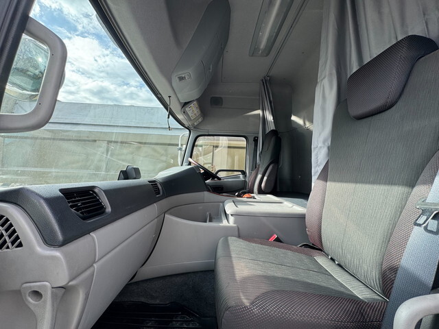 UDトラックスクオンシャーシ大型（10t）[写真17]