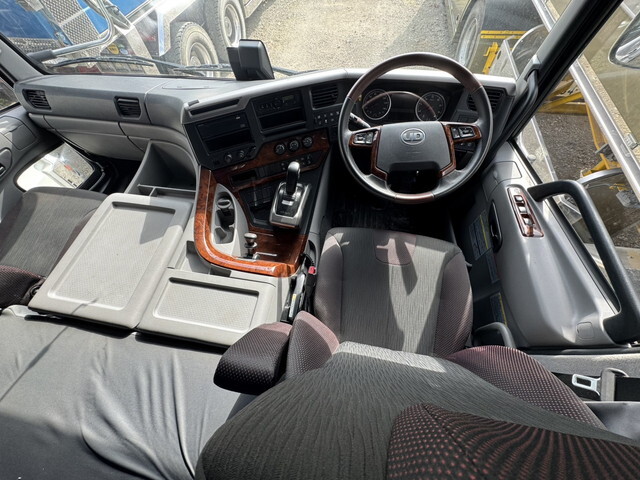 UDトラックスクオンシャーシ大型（10t）[写真18]