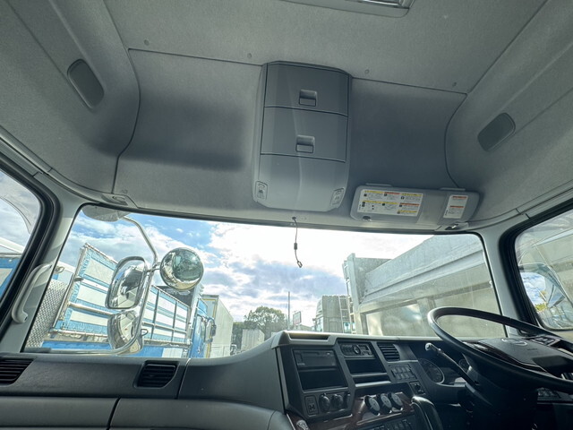 UDトラックスクオンシャーシ大型（10t）[写真19]