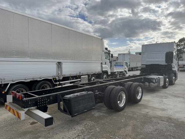 UDトラックスクオンシャーシ大型（10t）[写真04]