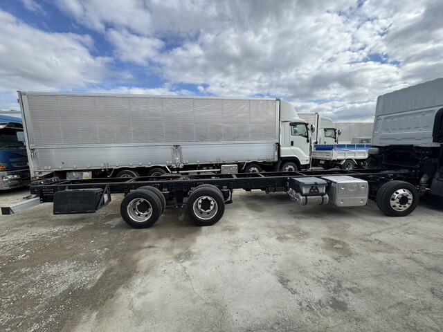 UDトラックスクオンシャーシ大型（10t）[写真07]