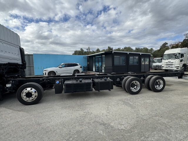 UDトラックスクオンシャーシ大型（10t）[写真08]