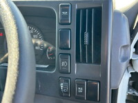 いすゞエルフ冷蔵冷凍ウイング小型（2t・3t）[写真23]