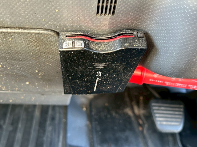 いすゞエルフ冷蔵冷凍ウイング小型（2t・3t）[写真23]