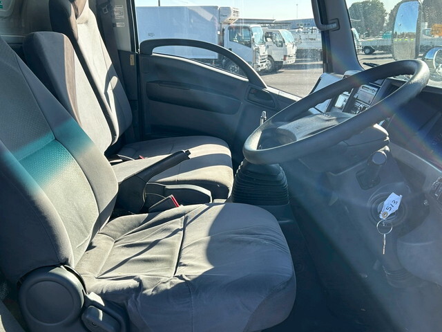 いすゞエルフ冷蔵冷凍ウイング小型（2t・3t）[写真29]