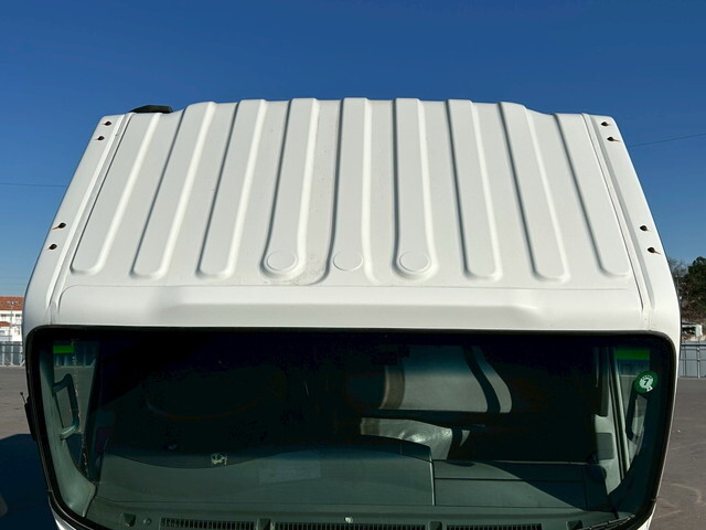 いすゞエルフ冷蔵冷凍ウイング小型（2t・3t）[写真30]