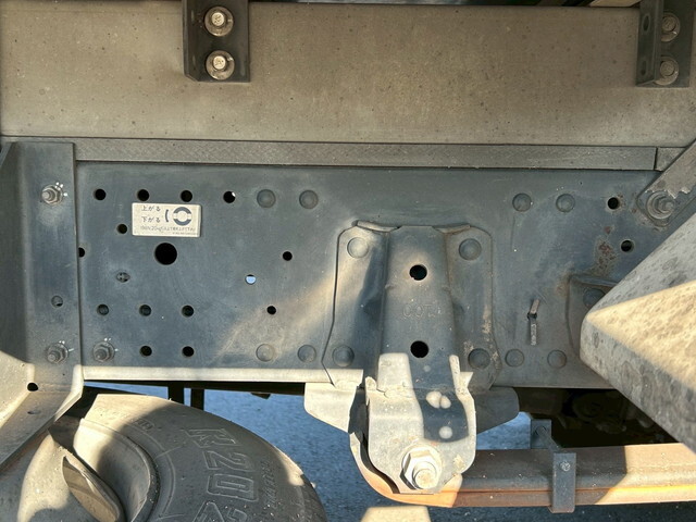 いすゞエルフ冷蔵冷凍ウイング小型（2t・3t）[写真37]