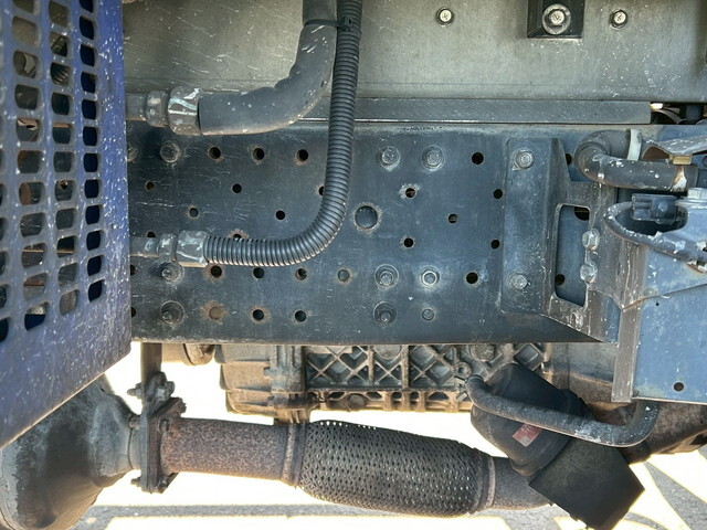 いすゞエルフ冷蔵冷凍ウイング小型（2t・3t）[写真40]