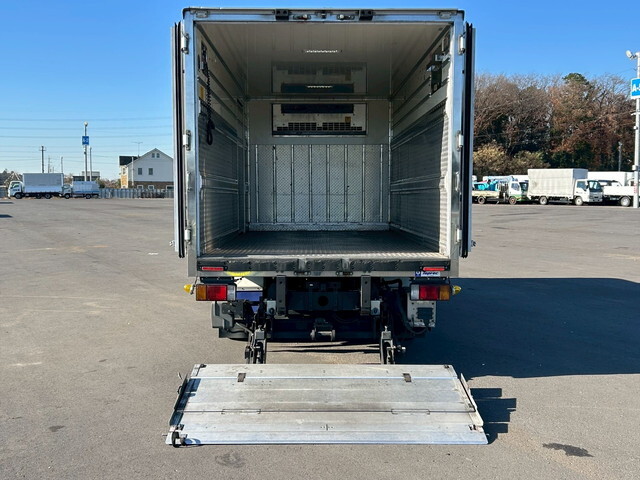 いすゞエルフ冷蔵冷凍ウイング小型（2t・3t）[写真08]