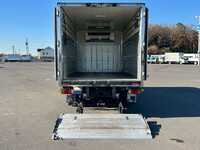 いすゞエルフ冷蔵冷凍ウイング小型（2t・3t）[写真09]