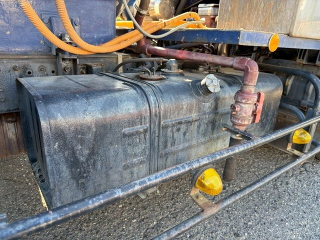 日野デュトロタンク車（タンクローリー）小型（2t・3t）[写真21]