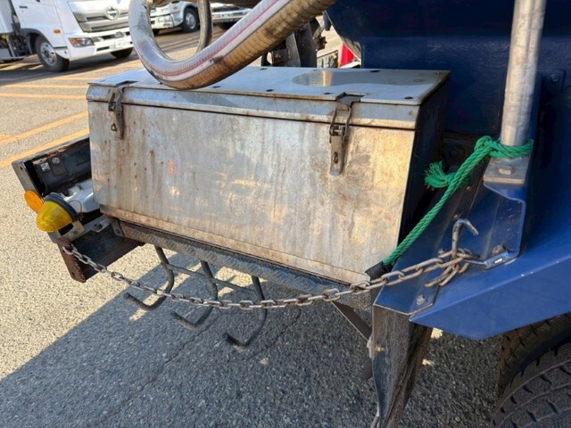 日野デュトロタンク車（タンクローリー）小型（2t・3t）[写真22]