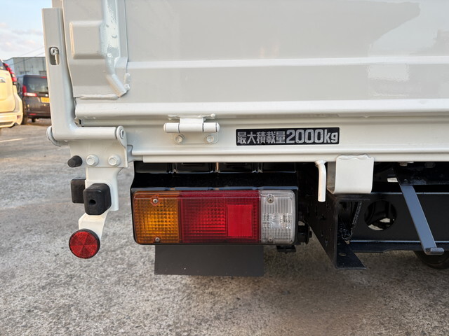 トヨタトヨエース平ボディ小型（2t・3t）[写真16]