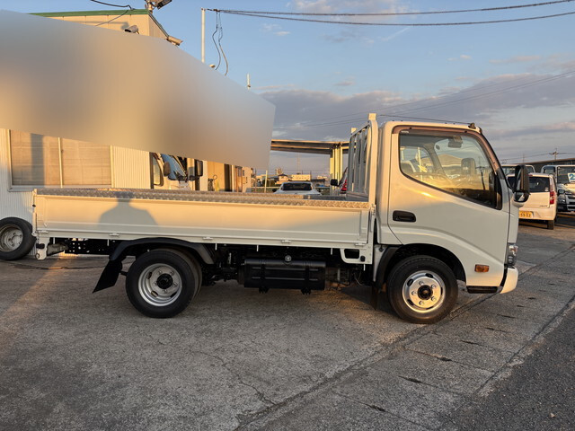 トヨタトヨエース平ボディ小型（2t・3t）[写真07]