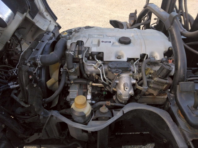 三菱ふそうキャンターコンテナ専用車小型（2t・3t）[写真12]