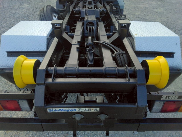 三菱ふそうキャンターコンテナ専用車小型（2t・3t）[写真15]