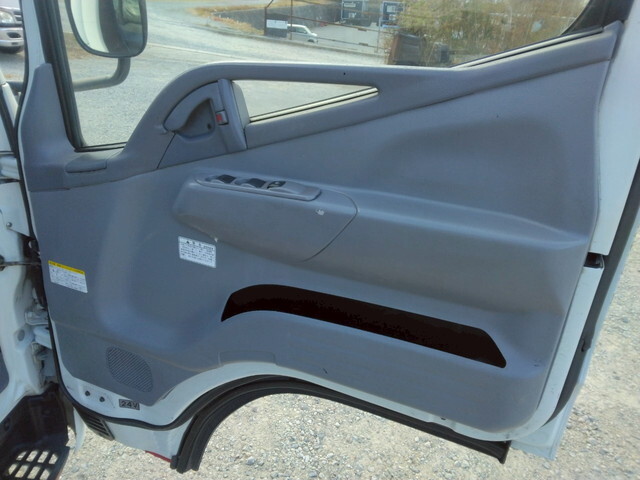 三菱ふそうキャンターコンテナ専用車小型（2t・3t）[写真19]