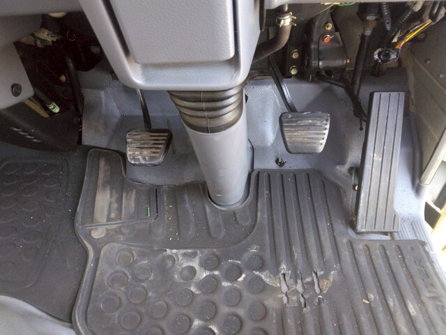 三菱ふそうキャンターコンテナ専用車小型（2t・3t）[写真23]