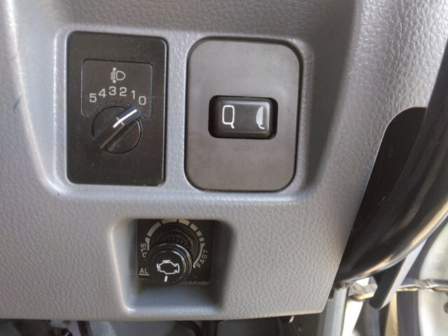 三菱ふそうキャンターコンテナ専用車小型（2t・3t）[写真30]