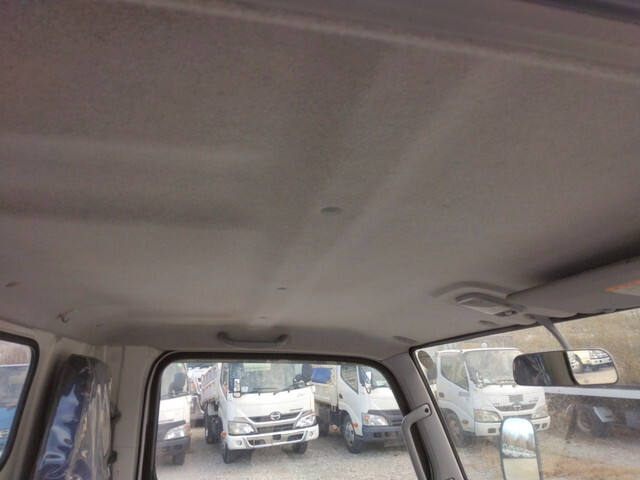 三菱ふそうキャンターコンテナ専用車小型（2t・3t）[写真37]