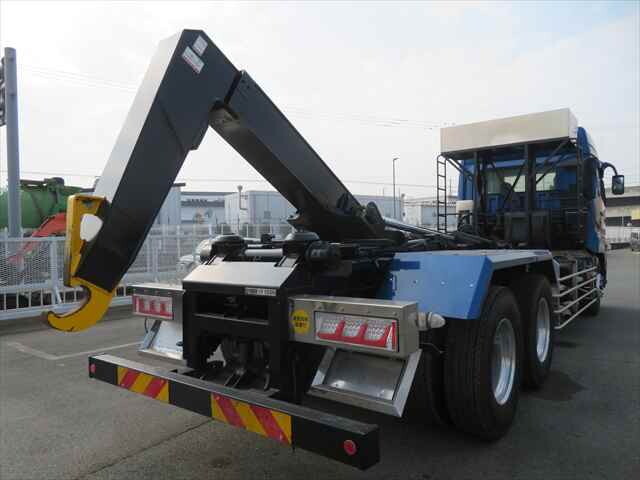 三菱ふそうスーパーグレートコンテナ専用車大型（10t）[写真19]