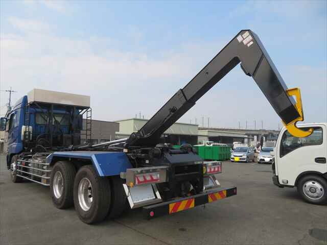 三菱ふそうスーパーグレートコンテナ専用車大型（10t）[写真02]