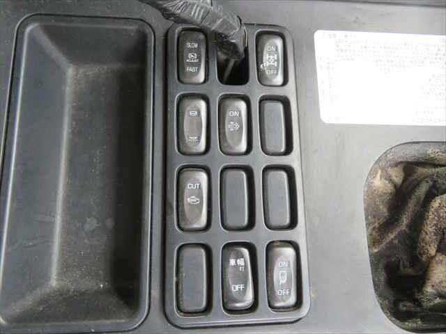 三菱ふそうスーパーグレートコンテナ専用車大型（10t）[写真28]