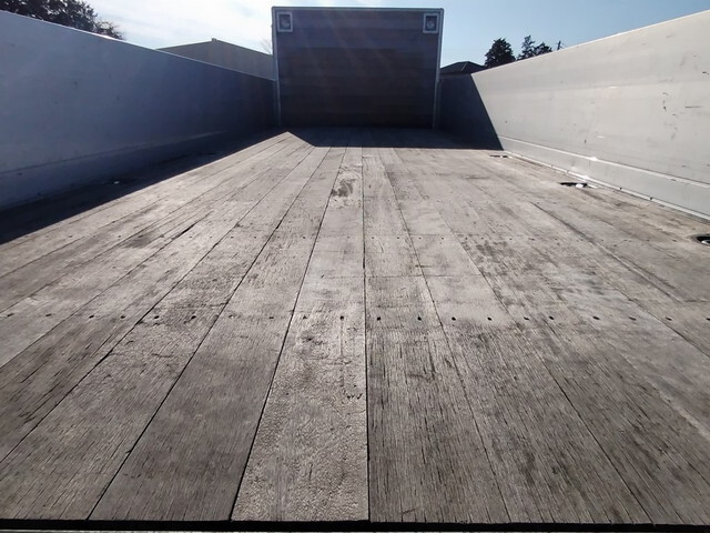 日野レンジャーアルミブロック中型（4t）[写真07]