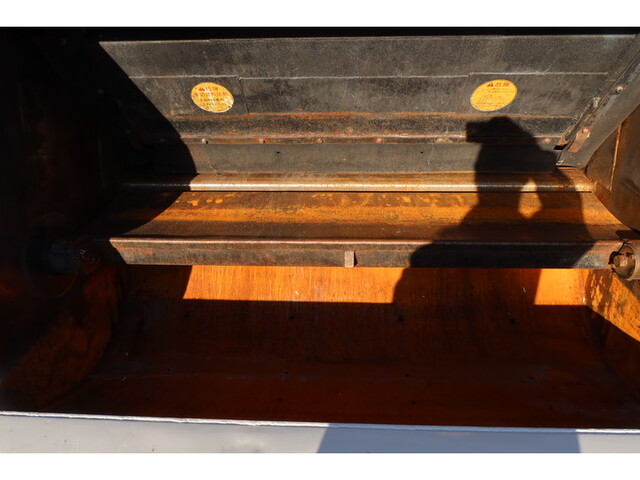 いすゞエルフパッカー車（塵芥車）小型（2t・3t）[写真10]