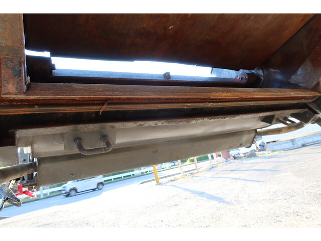 いすゞエルフパッカー車（塵芥車）小型（2t・3t）[写真12]