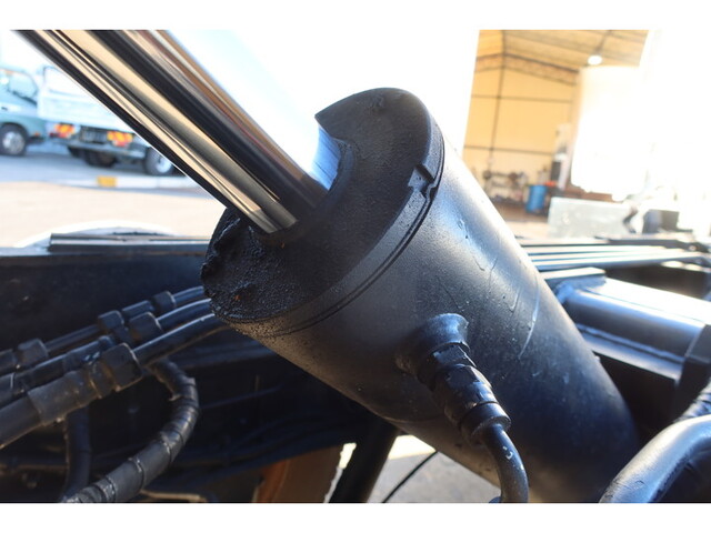 いすゞエルフパッカー車（塵芥車）小型（2t・3t）[写真21]