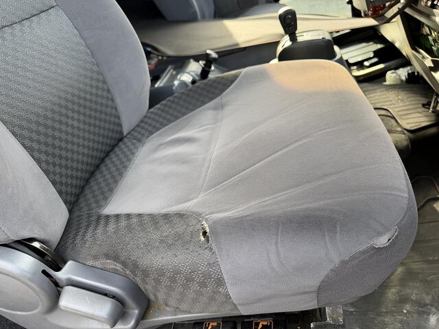 いすゞフォワードアルミバン増トン（6t・8t）[写真32]