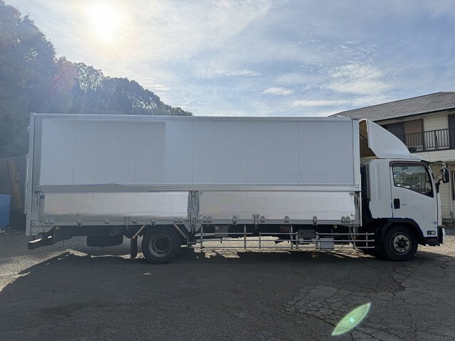 いすゞフォワードアルミバン増トン（6t・8t）[写真08]