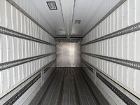 三菱ふそうスーパーグレートアルミウイング大型（10t）[写真12]