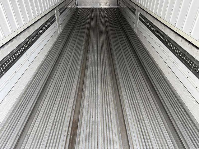 三菱ふそうスーパーグレートアルミウイング大型（10t）[写真12]