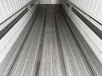 三菱ふそうスーパーグレートアルミウイング大型（10t）[写真13]