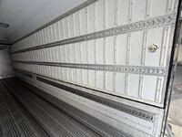 三菱ふそうスーパーグレートアルミウイング大型（10t）[写真15]