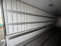 三菱ふそうスーパーグレートアルミウイング大型（10t）[写真16]