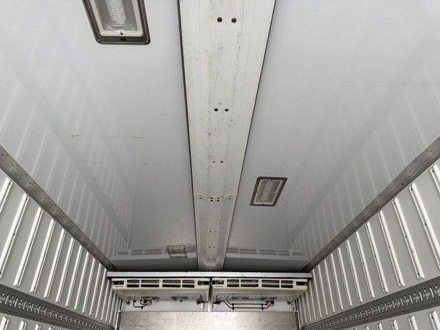 三菱ふそうスーパーグレートアルミウイング大型（10t）[写真18]