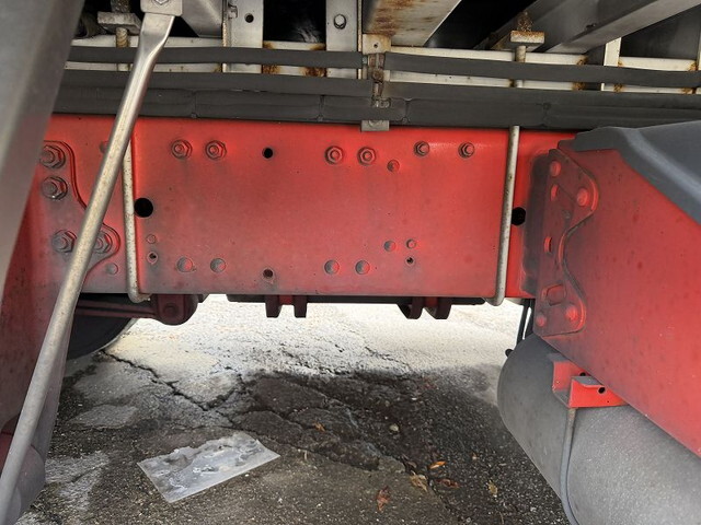 三菱ふそうスーパーグレートアルミウイング大型（10t）[写真28]