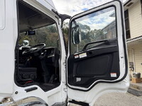 三菱ふそうスーパーグレートアルミウイング大型（10t）[写真31]