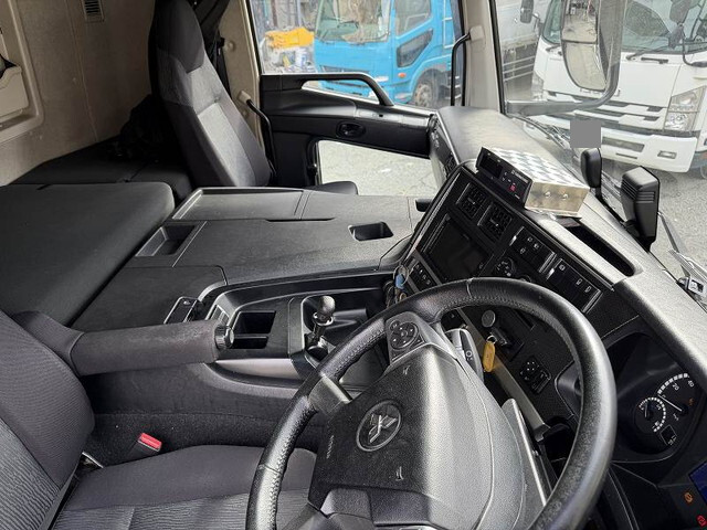 三菱ふそうスーパーグレートアルミウイング大型（10t）[写真32]