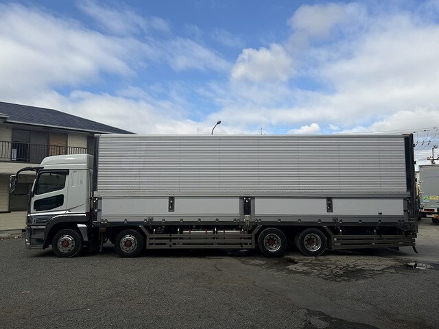 三菱ふそうスーパーグレートアルミウイング大型（10t）[写真06]