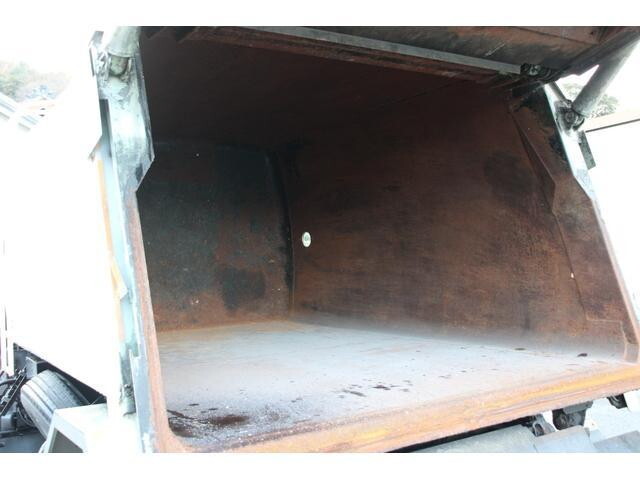 日野デュトロパッカー車（塵芥車）小型（2t・3t）[写真16]