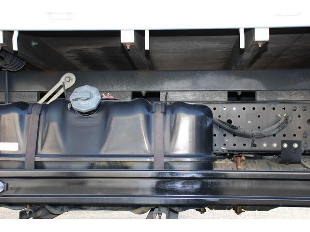 いすゞエルフ平ボディ小型（2t・3t）[写真24]