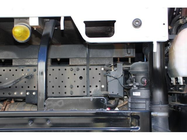 いすゞエルフ平ボディ小型（2t・3t）[写真25]