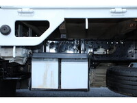 いすゞエルフ平ボディ小型（2t・3t）[写真16]