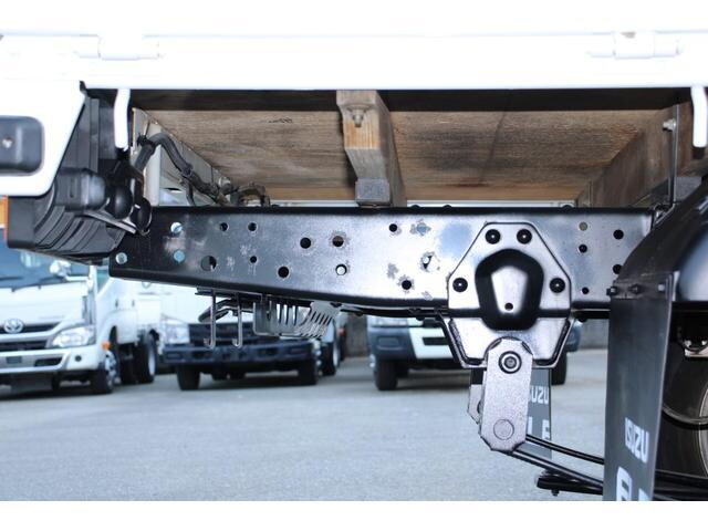 いすゞエルフ平ボディ小型（2t・3t）[写真19]