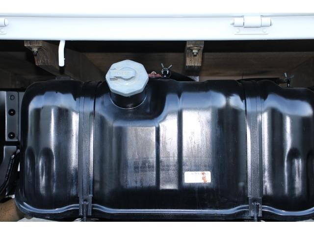 いすゞエルフ平ボディ小型（2t・3t）[写真20]